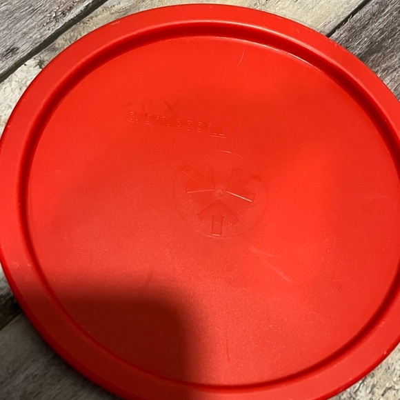 ❣️ DISNEY TUPPERWARE Storage Dish / Container with Lid – Vintage - Picture 6 of 9